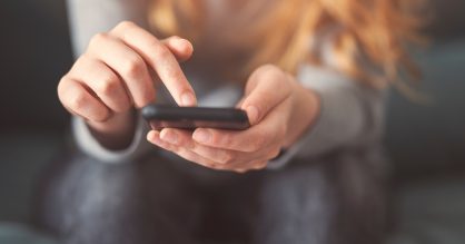 EUA: com mudanças na lei, dados de celulares podem penalizar mulheres que fizerem aborto