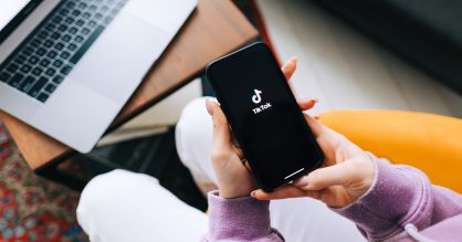 Uso do TikTok no âmbito corporativo é suspenso por Comissão Europeia